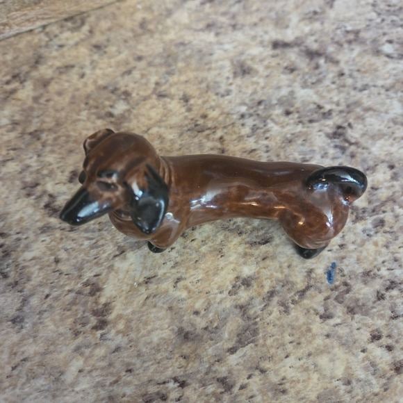 VINTAGE SHORT-TAILED DOXIE DACHSHUND Weiner Dog PORCELAIN DOG FIGURINE - JAPAN - Picture 5 of 10